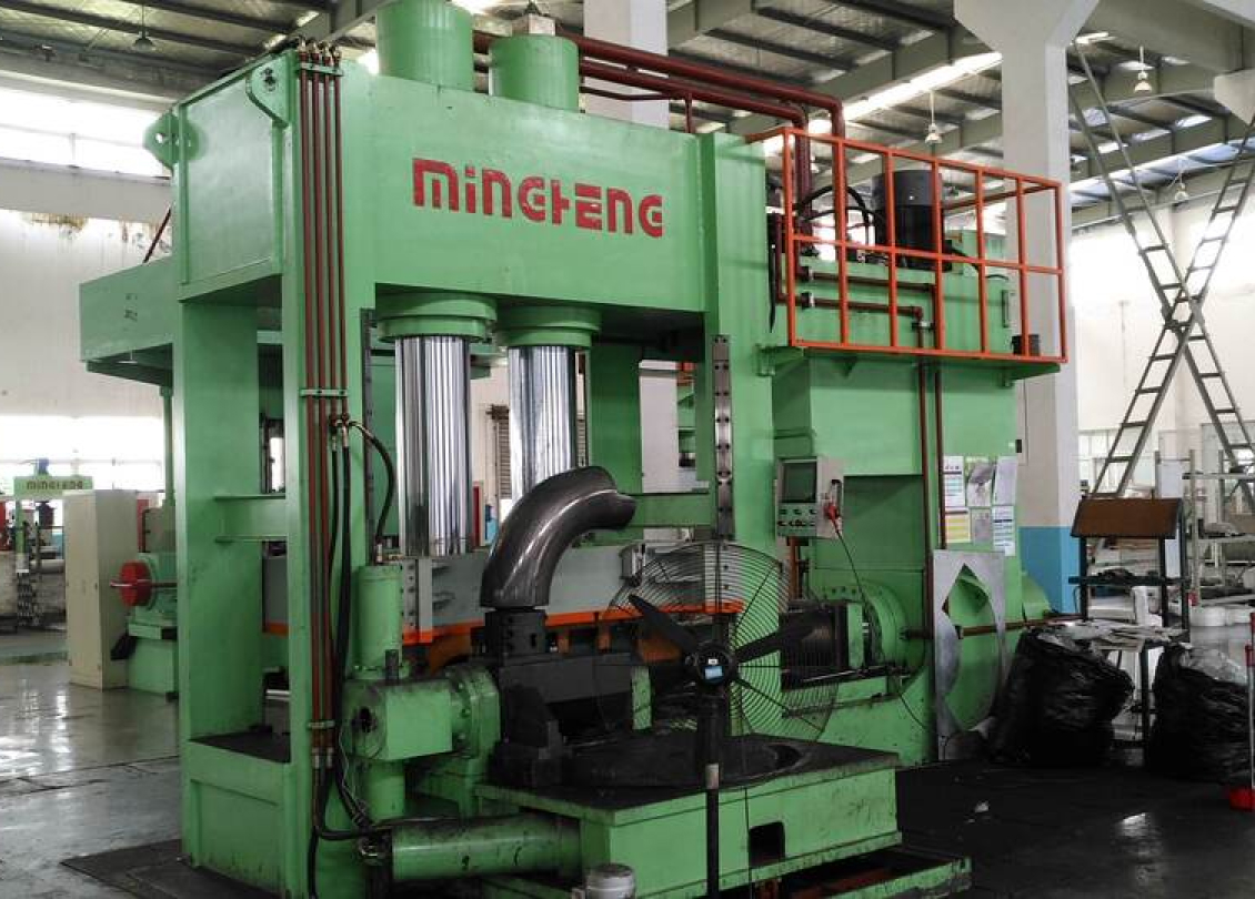 factory.fittings_process.stainless_steel_elbow_molding